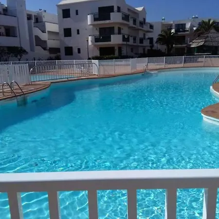 Sleeps 2 Pool Wifi Apartman *